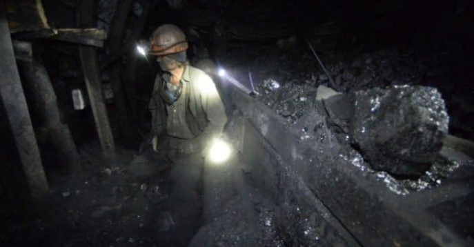 Более трехсот шахтеров застряли на несколько часов под землей в Карагандинской области img