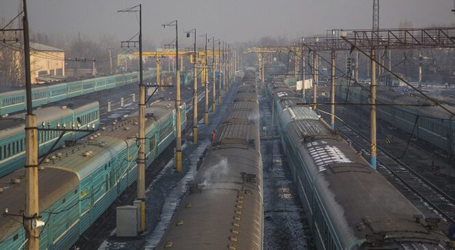 Тугжанов поручил увеличить количество поездов на Алаколь и число авиарейсов в туристические места